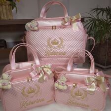 Conjunto de Bolsas Bordadas em Pinheiros